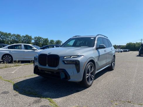 New 2027 BMW X7 xDrive40i w/ M Sport Package AWD/4WD image 1