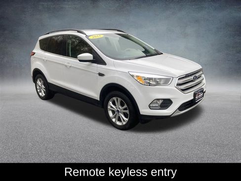 Used 2018 Ford Escape SE image 9