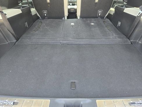 Used 2024 Toyota Grand Highlander AWD image 33