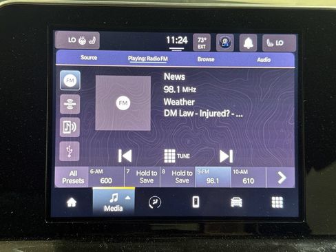 Used 2025 Jeep Compass Latitude w/ Sun & Sound Group AWD/4WD image 3