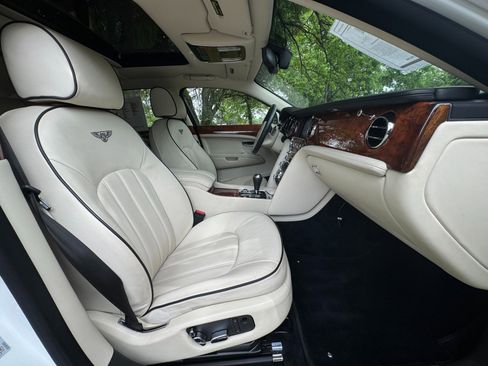 Used 2013 Bentley Mulsanne w/ Rear Entertainment Pkg image 23