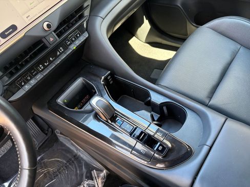 Used 2025 Toyota Crown XLE image 37