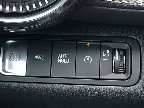 Used 2025 Chevrolet Equinox LT image 24