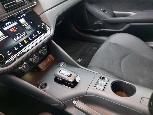 Used 2024 Nissan Z Performance w/ Floor Mat Package image 21