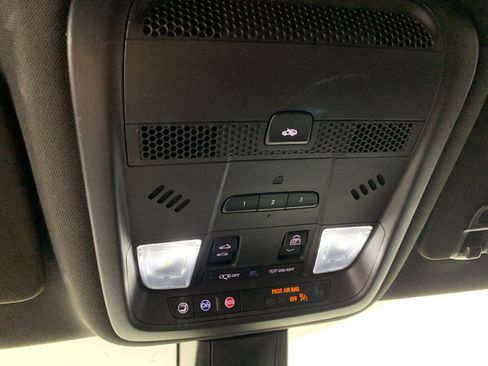 Used 2022 Cadillac XT6 Premium Luxury FWD image 28