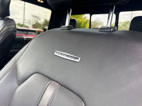 Used 2015 Ford F150 Platinum w/ Equipment Group 701A Luxury AWD/4WD image 33