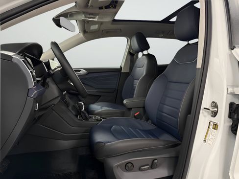 New 2026 Volkswagen Taos SEL image 17