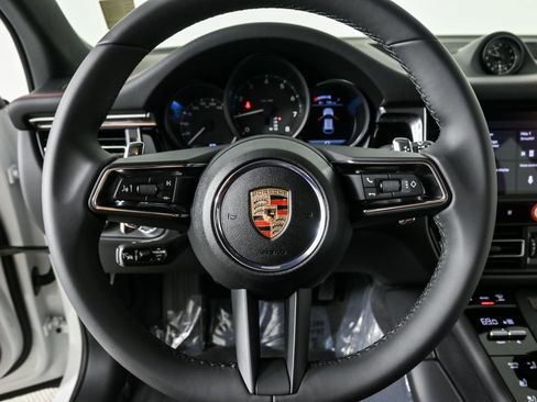 New 2025 Porsche Macan image 9