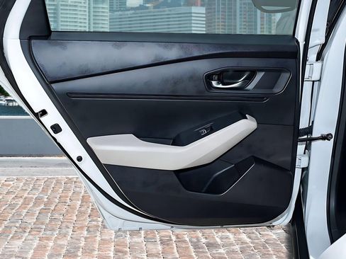 Used 2023 Honda Accord EX image 11