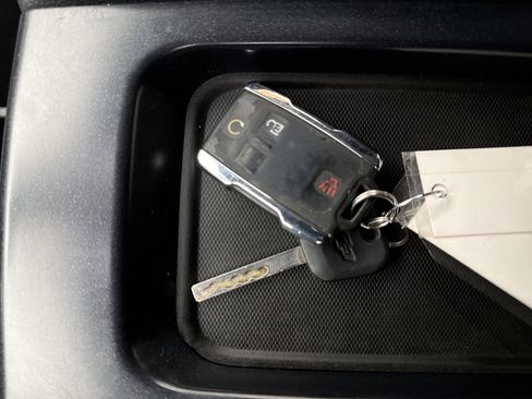 Used 2018 Chevrolet Silverado 1500 LTZ Z71 image 21