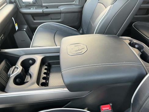 New 2026 RAM 2500 Laramie AWD/4WD image 34