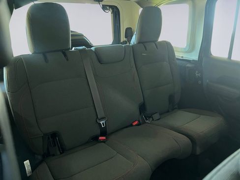 New 2025 Jeep Wrangler Unlimited Rubicon w/ Steel Bumper Group image 18