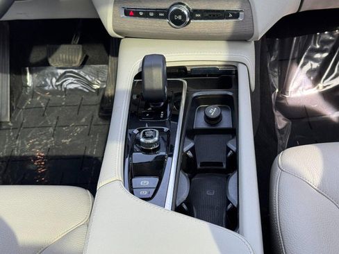 Certified 2023 Volvo XC90 B5 Plus w/ Protection Package Premier image 15