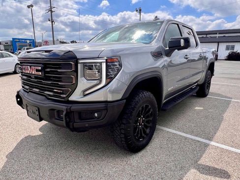 Used 2023 GMC Sierra 1500 AT4X image 9