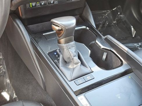 Used 2025 Lexus ES 300h w/ Premium Package FWD image 14