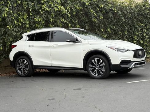Used 2019 INFINITI QX30 Premium w/ Navigation Package image 2