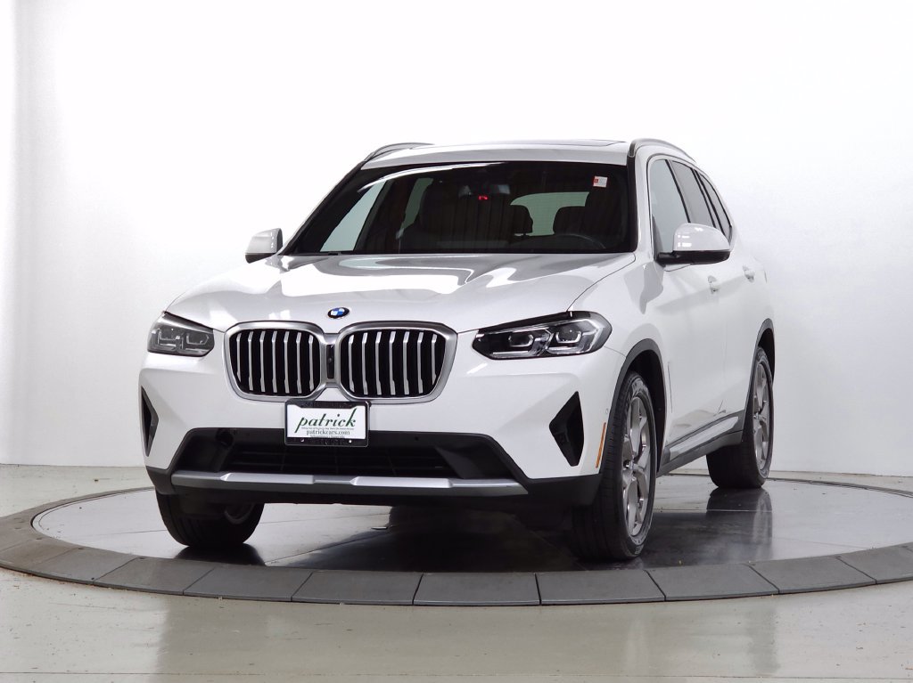 Used 2024 BMW X3 xDrive30i w/ Premium Package w/ZPA AWD/4WD image 4