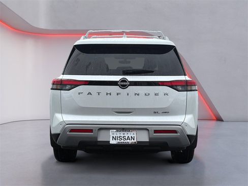 New 2025 Nissan Pathfinder SL image 4