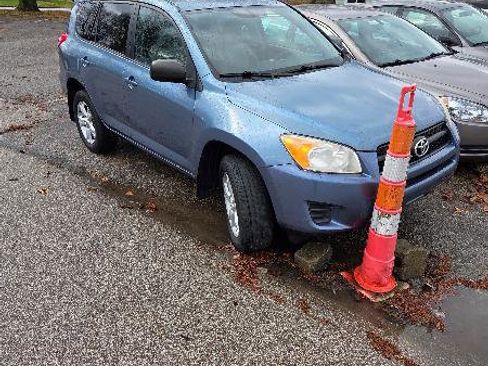 Used 2012 Toyota RAV4 FWD w/ Upgrade Value Pkg image 3