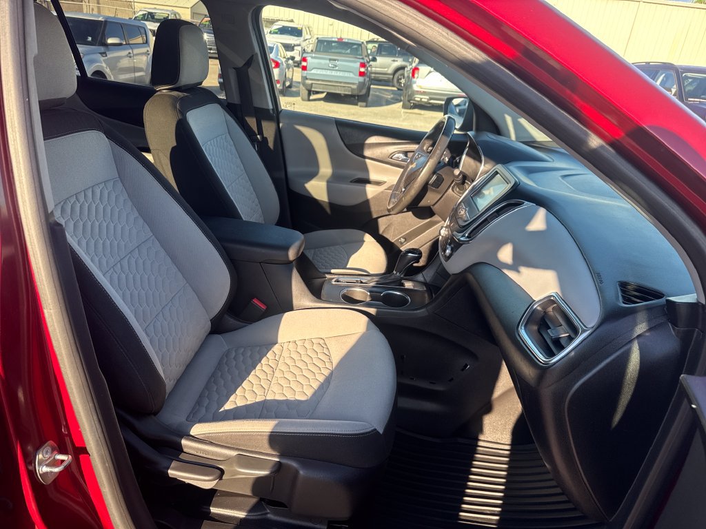 Used 2018 Chevrolet Equinox LT FWD image 24