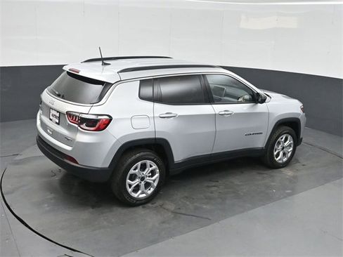 New 2026 Jeep Compass Latitude image 31