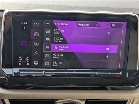 Used 2024 Volkswagen Atlas SEL Premium R-Line image 16