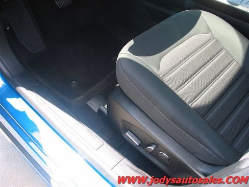 Used 2020 Ford Fusion SE FWD image 4