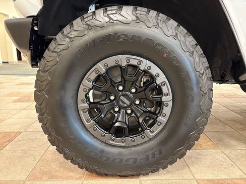 Used 2025 Ford Bronco Raptor AWD/4WD image 14
