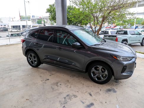 Used 2024 Ford Escape ST-Line image 6