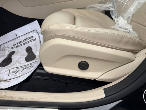 Used 2022 Mercedes-Benz GLC 300 4MATIC image 13