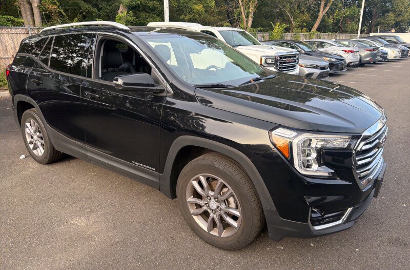 Used 2024 GMC Terrain SLT AWD/4WD image 1