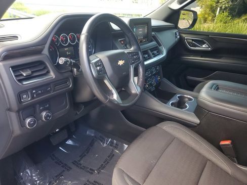 Used 2022 Chevrolet Suburban LS image 17