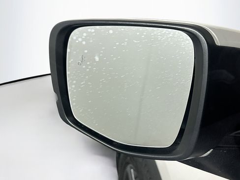 Used 2024 Honda Pilot Touring image 16