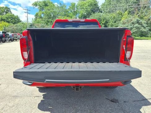 Used 2019 GMC Sierra 1500 Elevation w/ Elevation Value Package AWD/4WD image 8