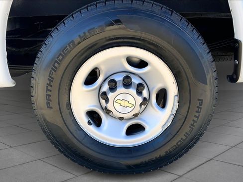 Used 2021 Chevrolet Express 2500 w/ Driver Convenience Package image 8