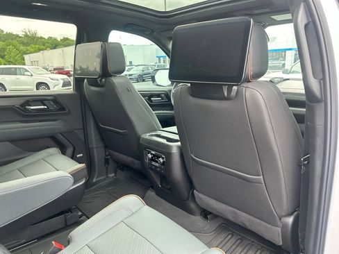 Used 2025 GMC Yukon AT4 w/ AT4 Premium Plus Package AWD/4WD image 37