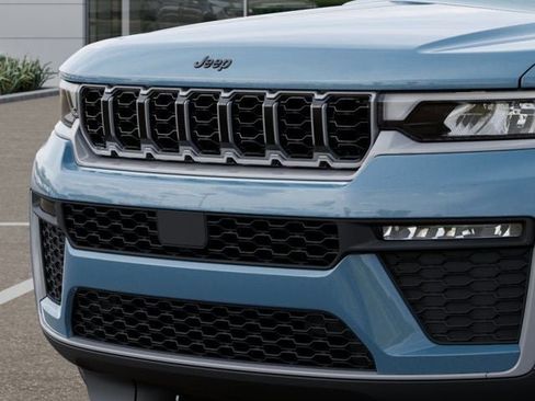 New 2026 Jeep Grand Cherokee Limited w/ Limited Altitude Package AWD/4WD image 11