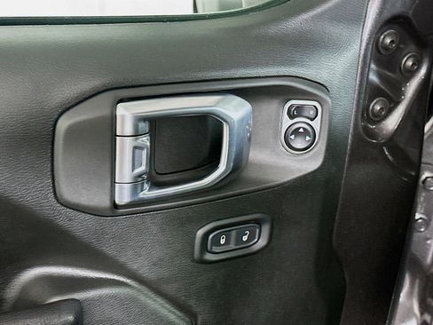Used 2024 Jeep Wrangler Willys AWD/4WD image 15