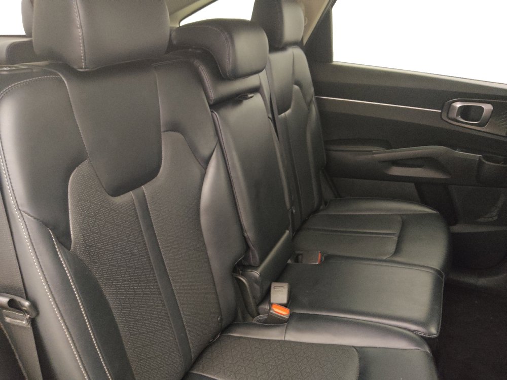 Used 2021 Kia Sorento S FWD image 19