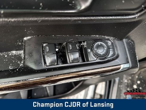 Used 2020 GMC Sierra 1500 Elevation image 17