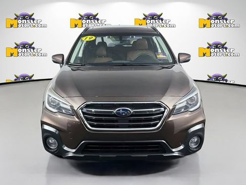 Used 2019 Subaru Outback 2.5i Touring AWD/4WD image 2