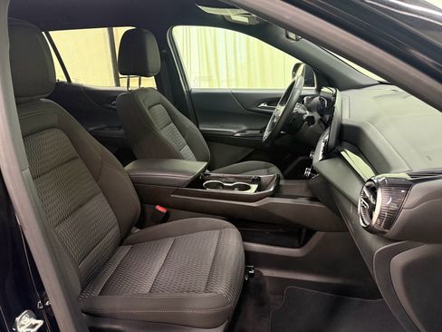 Certified 2025 Chevrolet Equinox LT FWD image 24