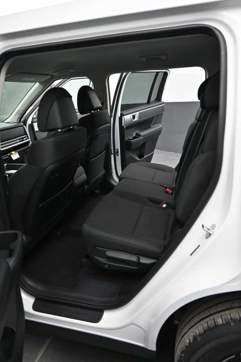 New 2027 Hyundai Santa Fe SE FWD image 17