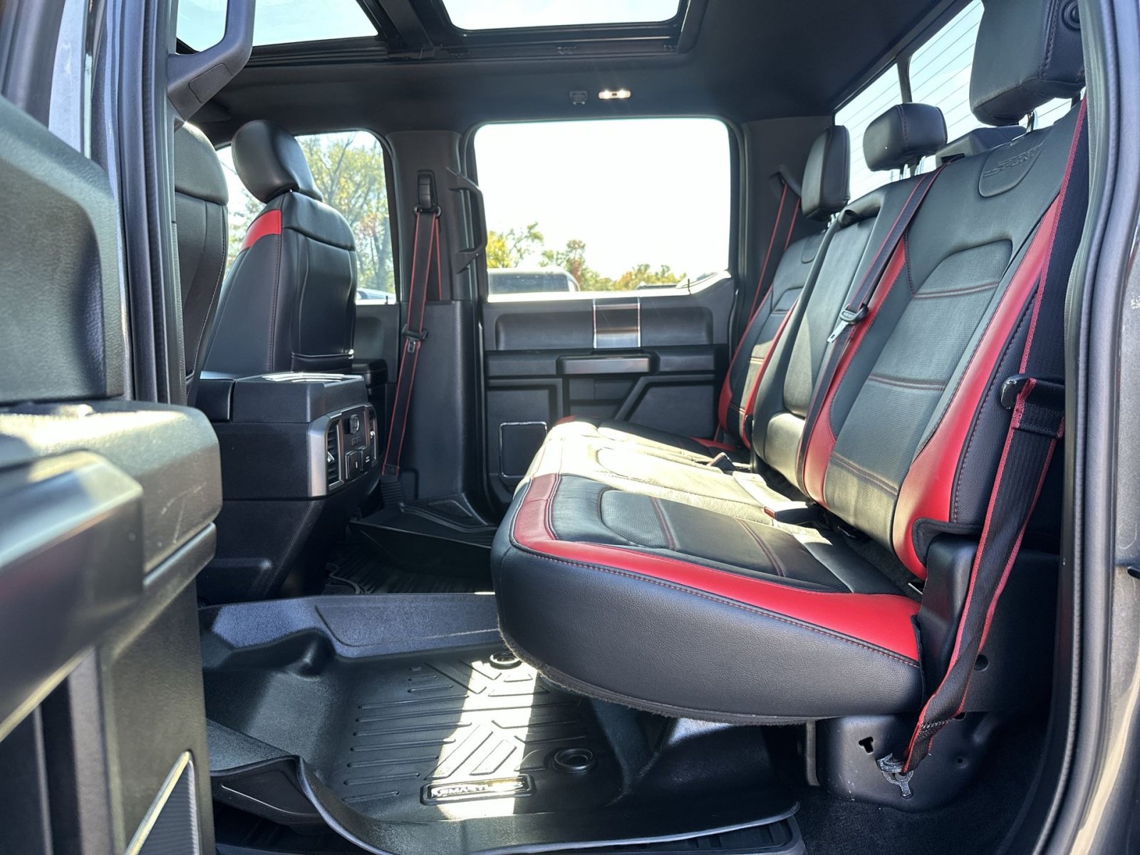 Used 2018 Ford F150 Lariat w/ Equipment Group 502A Luxury AWD/4WD image 26