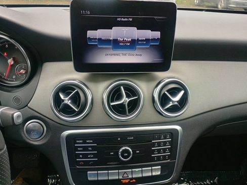 Used 2020 Mercedes-Benz GLA 250 4MATIC image 30