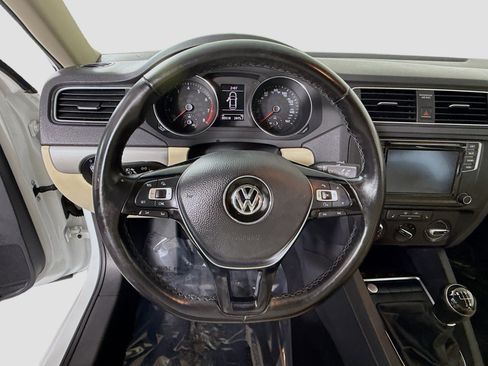 Used 2017 Volkswagen Jetta SE image 13