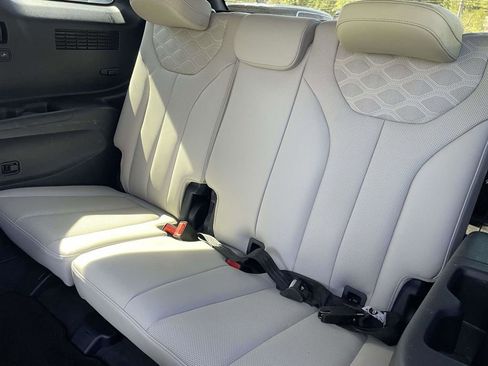 Used 2021 Hyundai Palisade Limited FWD image 12