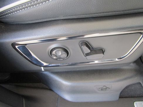 Used 2025 RAM 1500 Limited w/ Off Road Group AWD/4WD image 32