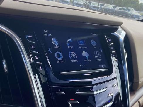 Used 2017 Cadillac Escalade Platinum AWD/4WD image 22
