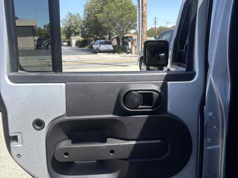 Used 2009 Jeep Wrangler X AWD/4WD image 8